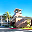 La Quinta Inn & Suites by Wyndham Orange County - Santa Ana