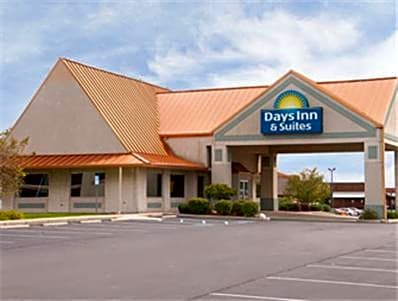 Days Inn & Suites by Wyndham Kokomo