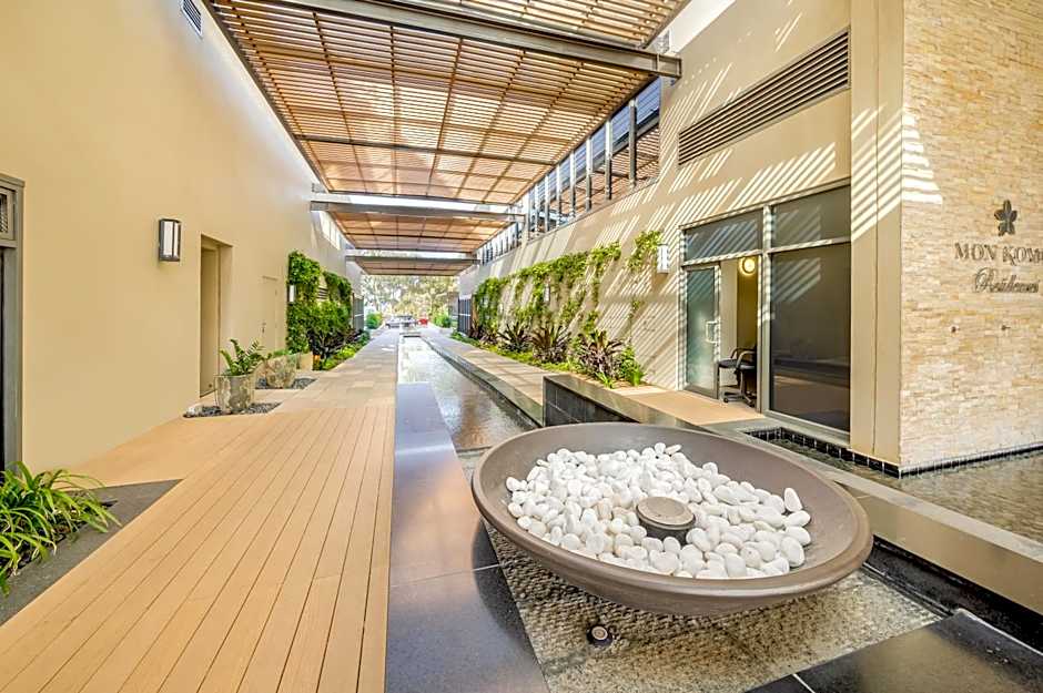 Oaks Redcliffe Mon Komo Suites