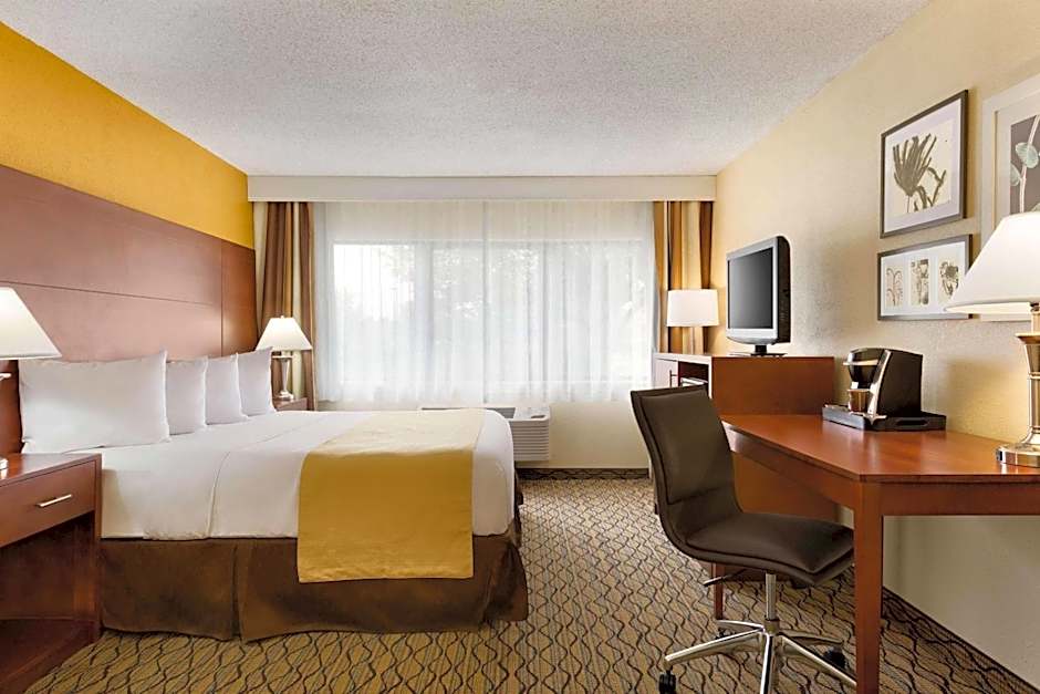 Country Inn & Suites by Radisson, Mishawaka - South Bend