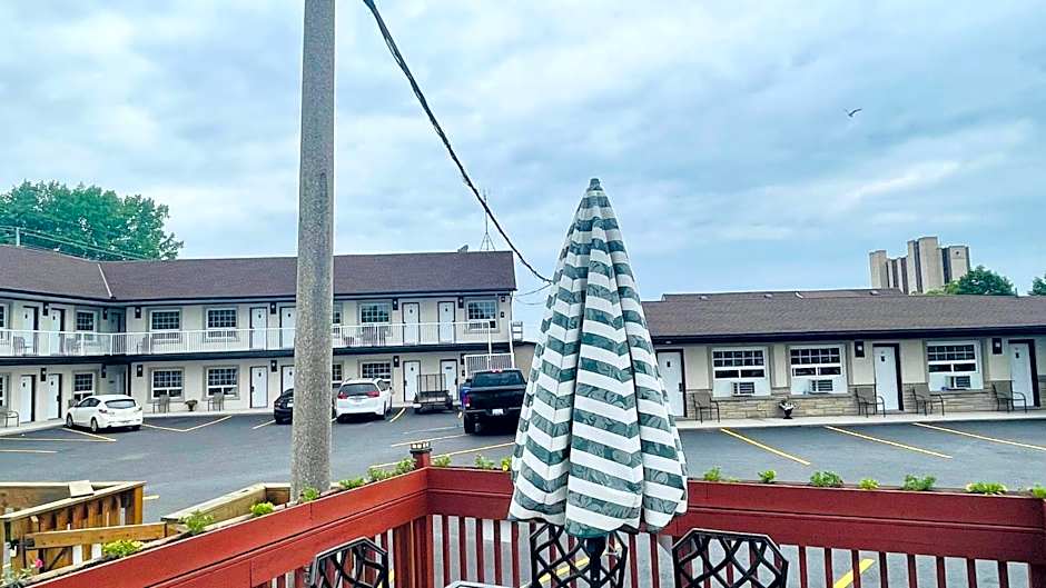 Knights Inn By The Falls