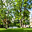 Lakehouse Inn