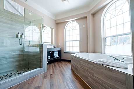 1 King Deluxe Studio Suite