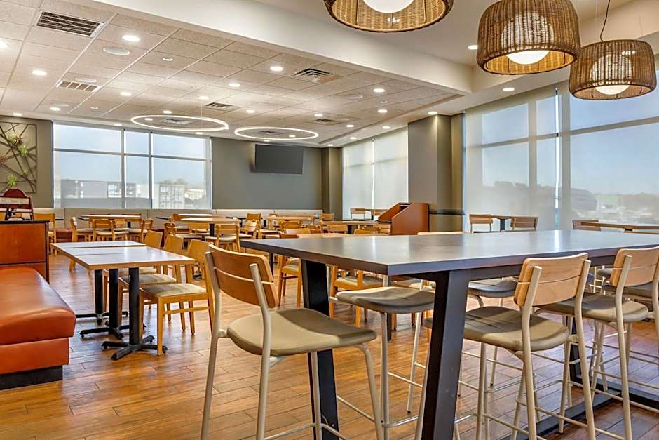 DRURY INN & SUITES ST LOUIS SOUTHWEST