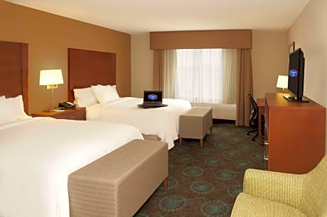 2 Qns Accessible Roll In Shower Nonsmoking