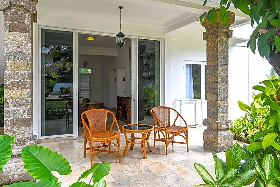 Sari Bunga Hotel - Legian, walking distance to Legian Beach