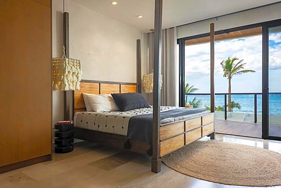 Beachfront 2BR Apartment at Tankah Bay