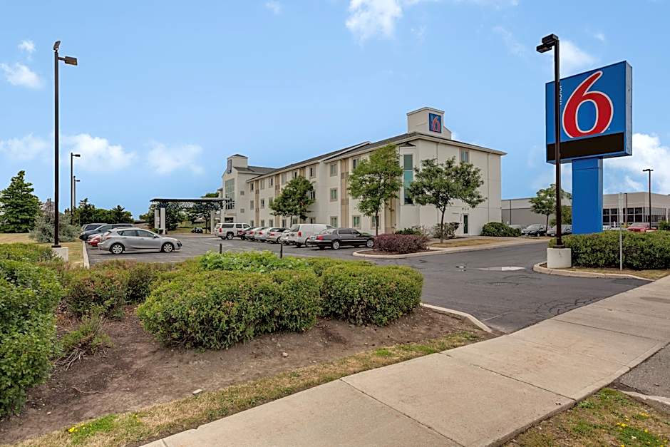Motel 6-Brampton, ON - Toronto