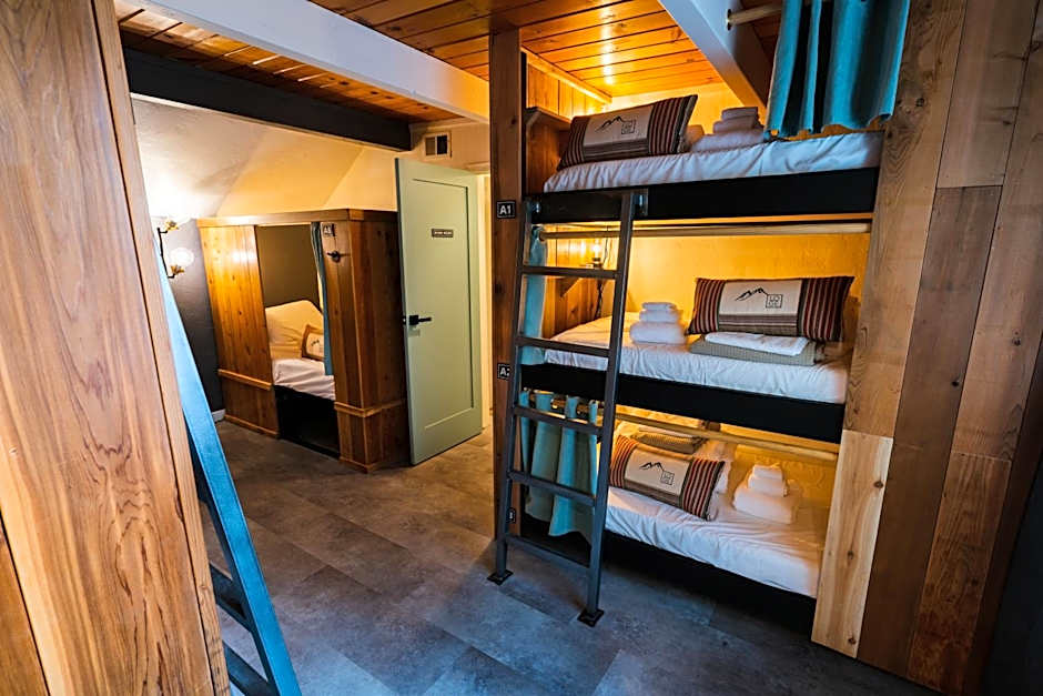 Summit View Inn