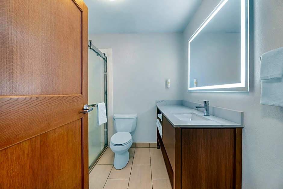 Comfort Inn & Suites Sheboygan I-43