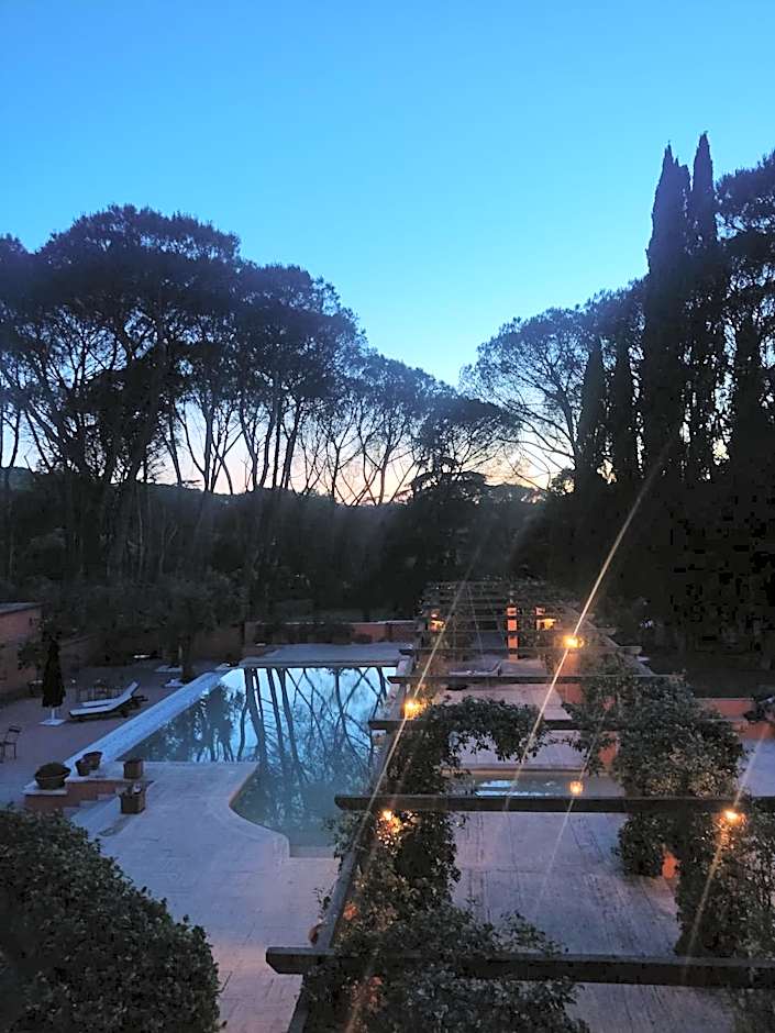 Hero's Garden Relais