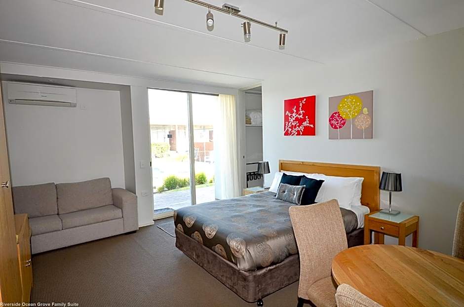 Riverside Ocean Grove Motel Suites and Holiday Cabins