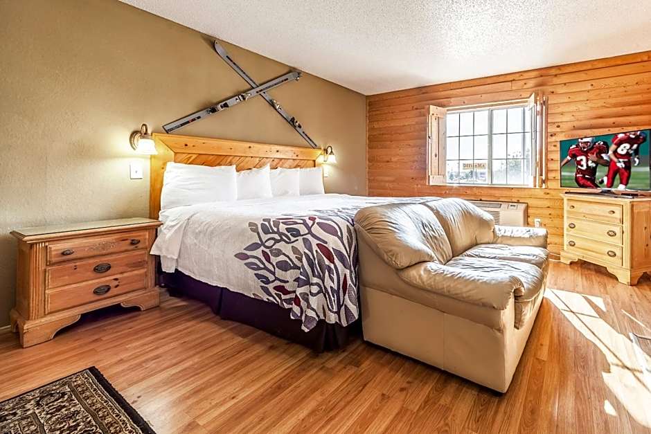 Red Roof Inn & Suites Omaha - Council Bluffs