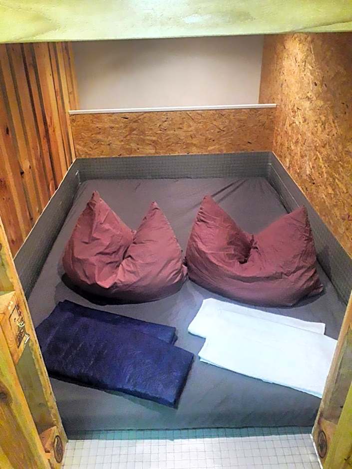 FOX BOX I Capsule Apt