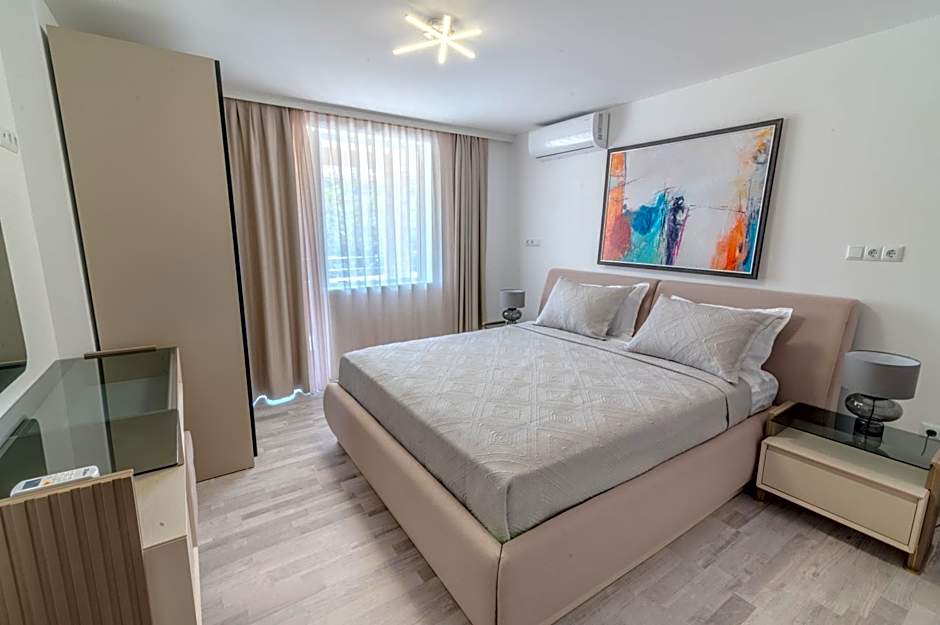 Sea Twins Luxury Aparthotel - 150 m from the beach