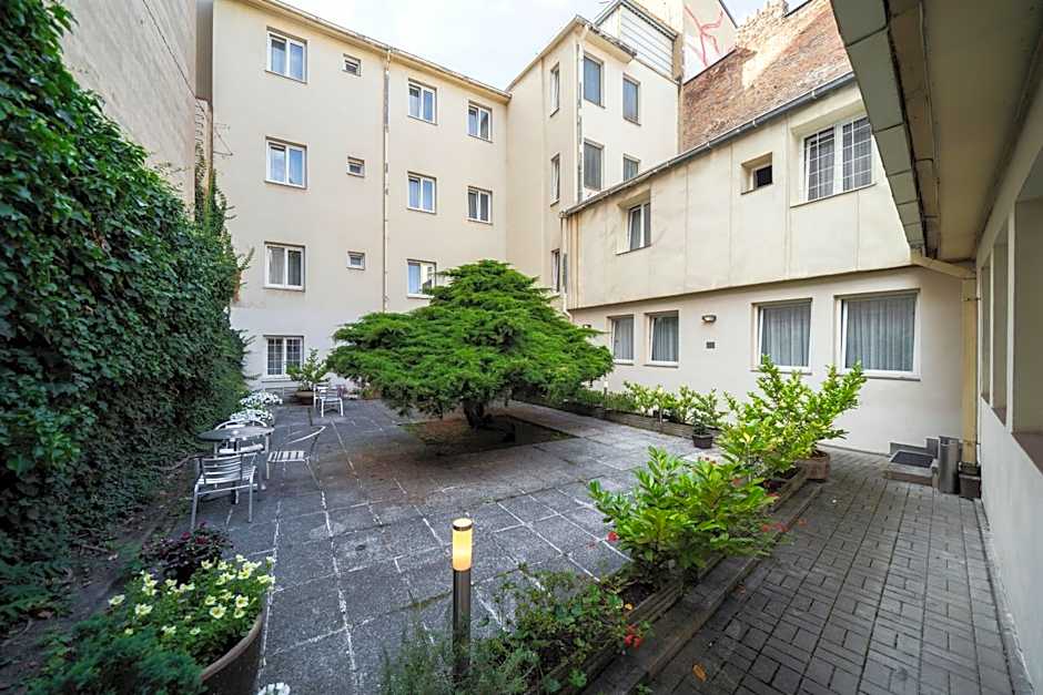 Hotel White Lion
