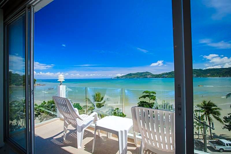 The Front Hotel and Apartments