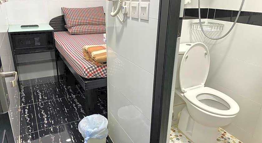 Day And Night Hostel