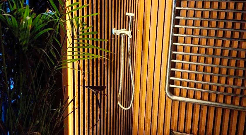 Chilli Hotel & Restaurant