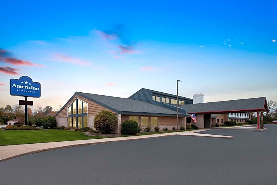 AmericInn by Wyndham Green Bay West
