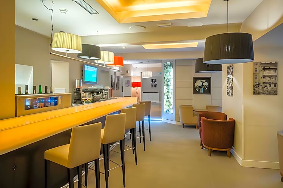 Three Crowns Hotel