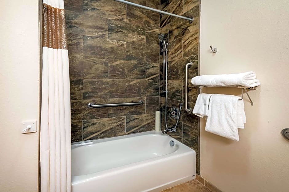Best Western Plus Riverfront Hotel and Suites