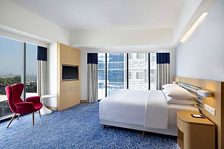 Premium Suite, Larger Suite, 1 King