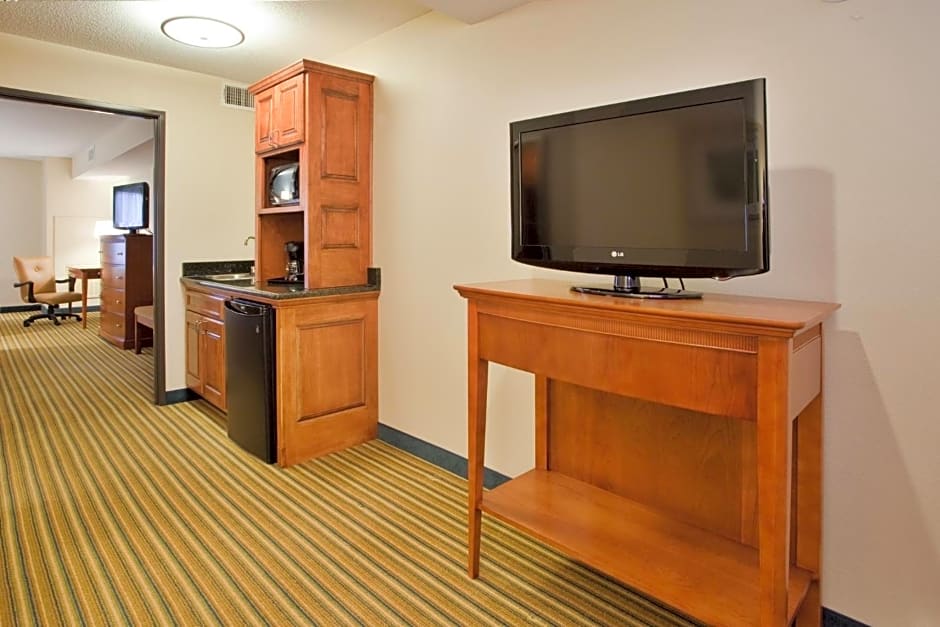Holiday Inn Express Hotel & Suites Fredericksburg By IHG