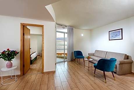 DOUBLE + 3 CHILD JUNIOR SUITE