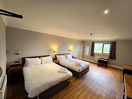 Suite with Two Double Beds - Non-Smoking