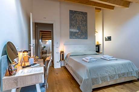 Deluxe Double Room with Bath