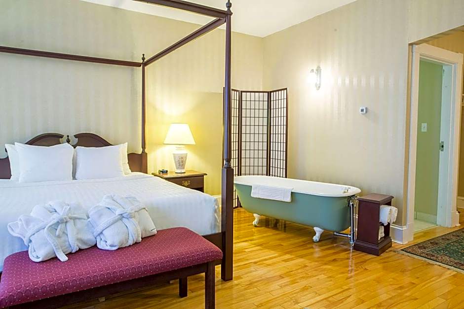 Quality Inn & Suites Downtown