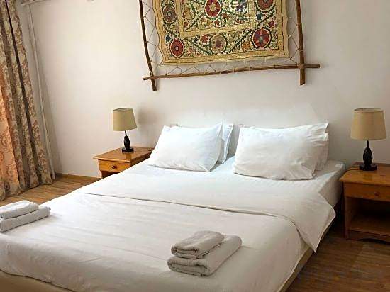 Lyabi House Hotel