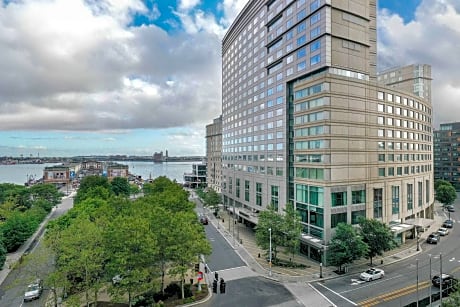 Renaissance Boston Waterfront Hotel