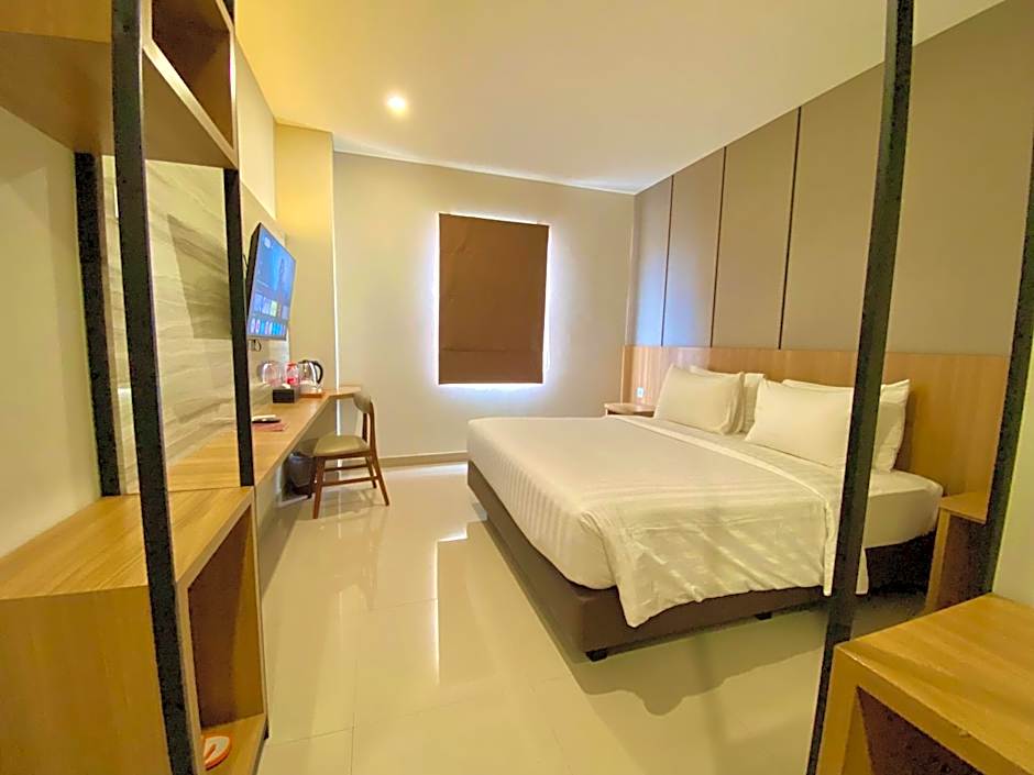 Front One Hotel Gombong