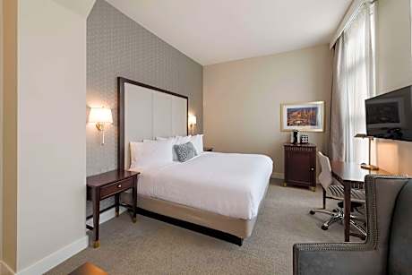 Accessible - 1 King, Mobility Accessible, Roll in Shower, Sofabed, Street View, Work Desk, Non-Smoki