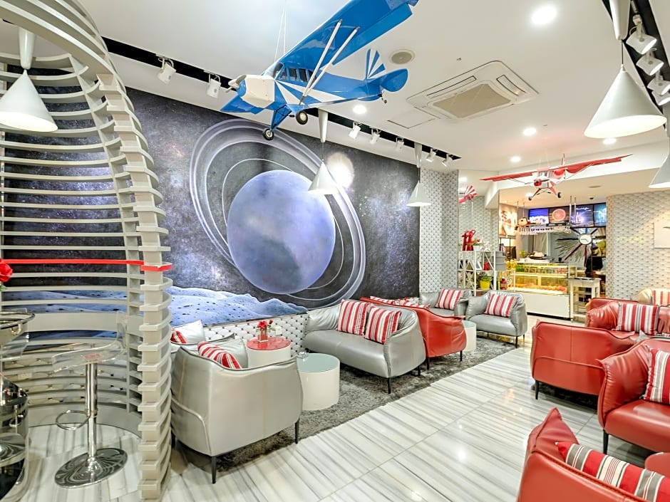 Planet Hotel