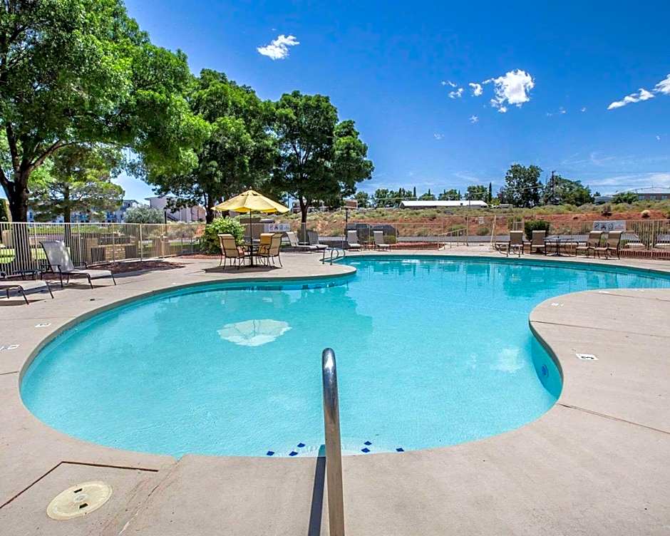 QUALITY INN VIEW OF LAKE POWELL - PAGE