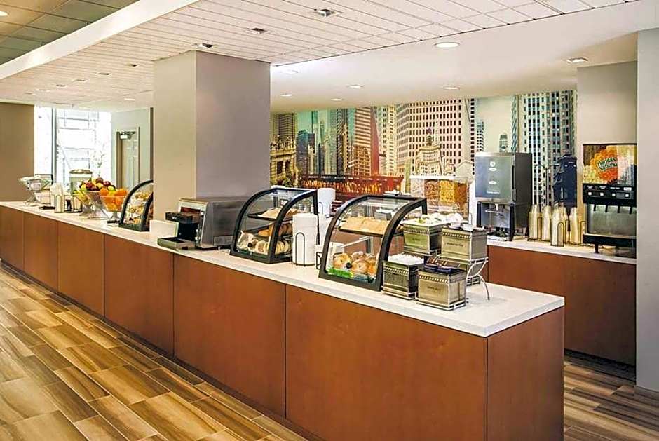 La Quinta Inn & Suites by Wyndham Chicago Downtown
