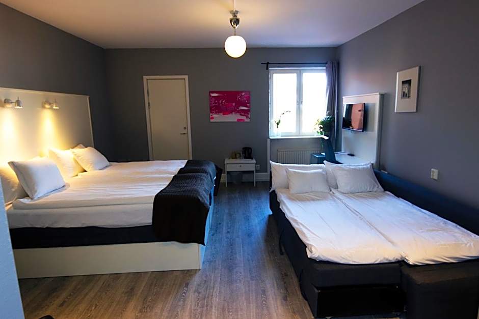 Photo 1 of 10 of Quadruple Room