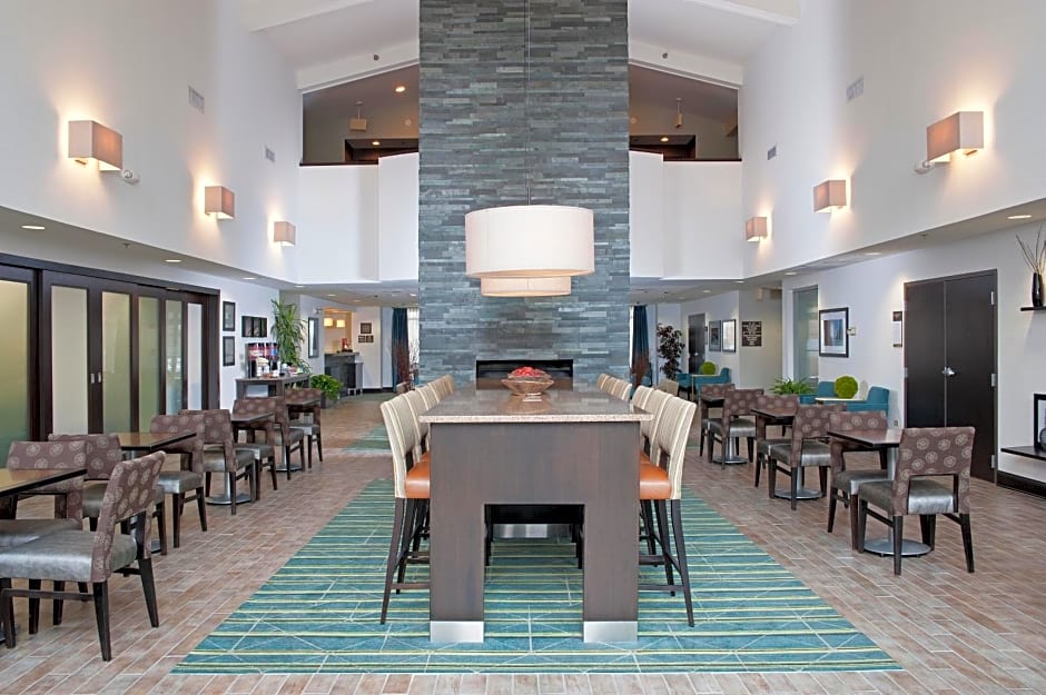 Hampton Inn & Suites Lincolnshire