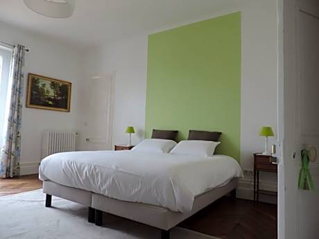 Double or Twin-Premium-Private Bathroom-Balcony-Symphonie