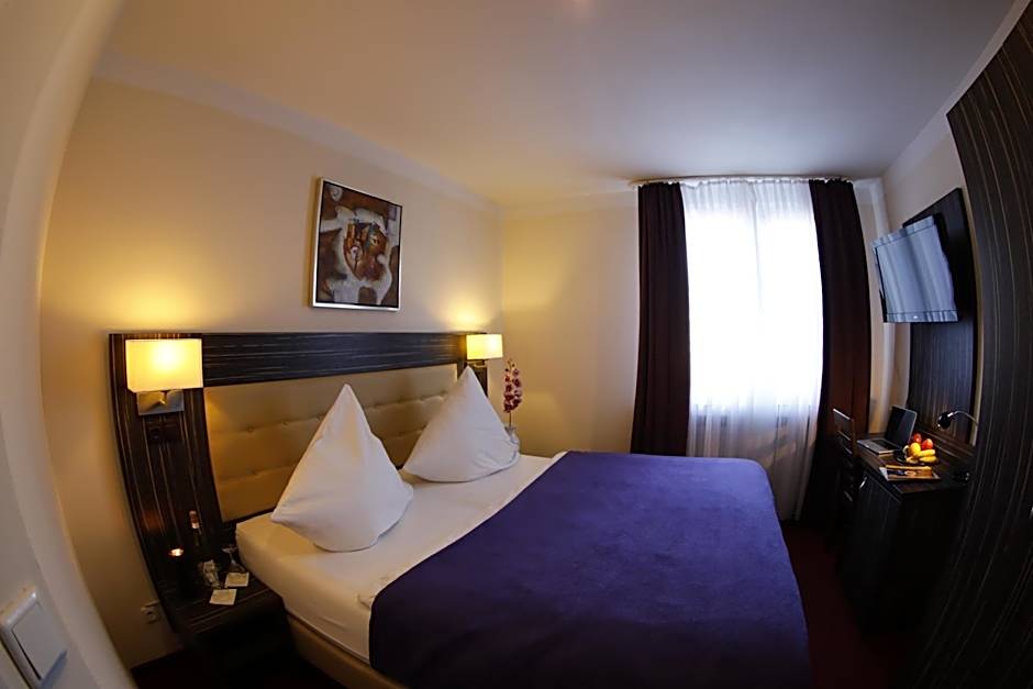 Hotel Famosa