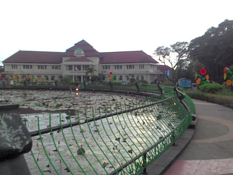 OYO 1851 Hotel Malang                                                                           