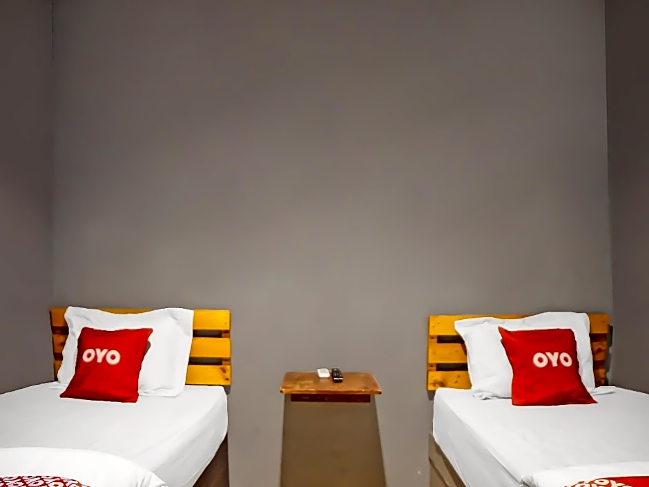 OYO 990 Stadion Residence Syariah