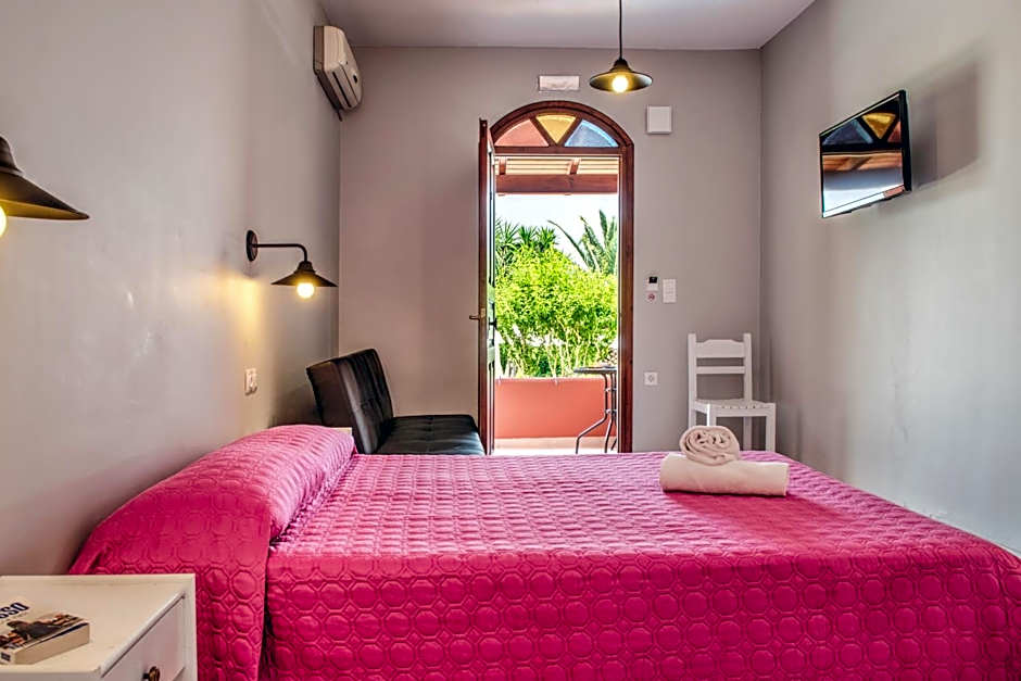 The Palm Garden - Idyllic Pool Apartments in a Green Oasis