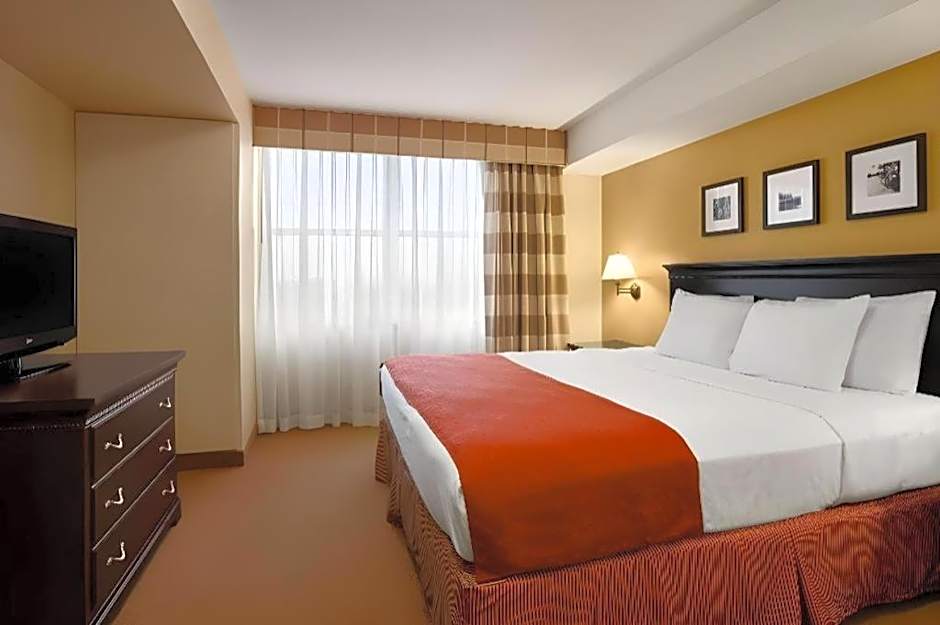 Country Inn & Suites by Radisson, Dundee, MI