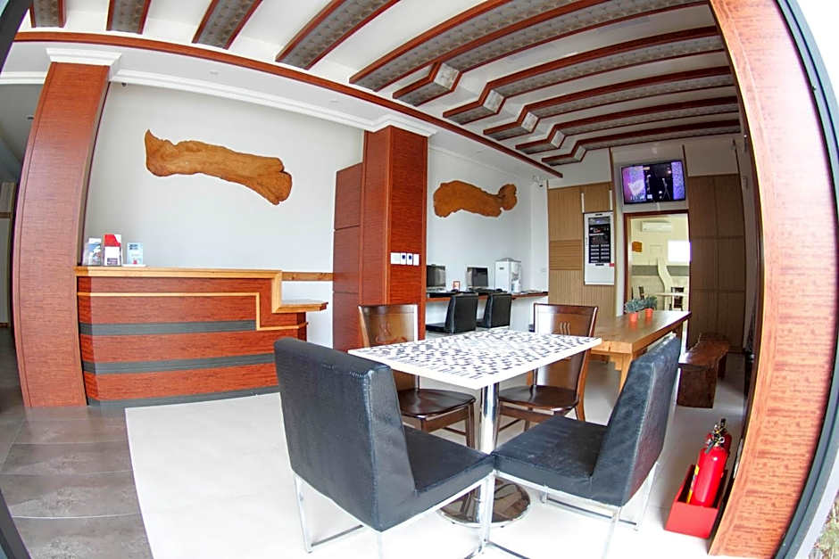 Wei Feng Exquisite Motel Pintung Branch