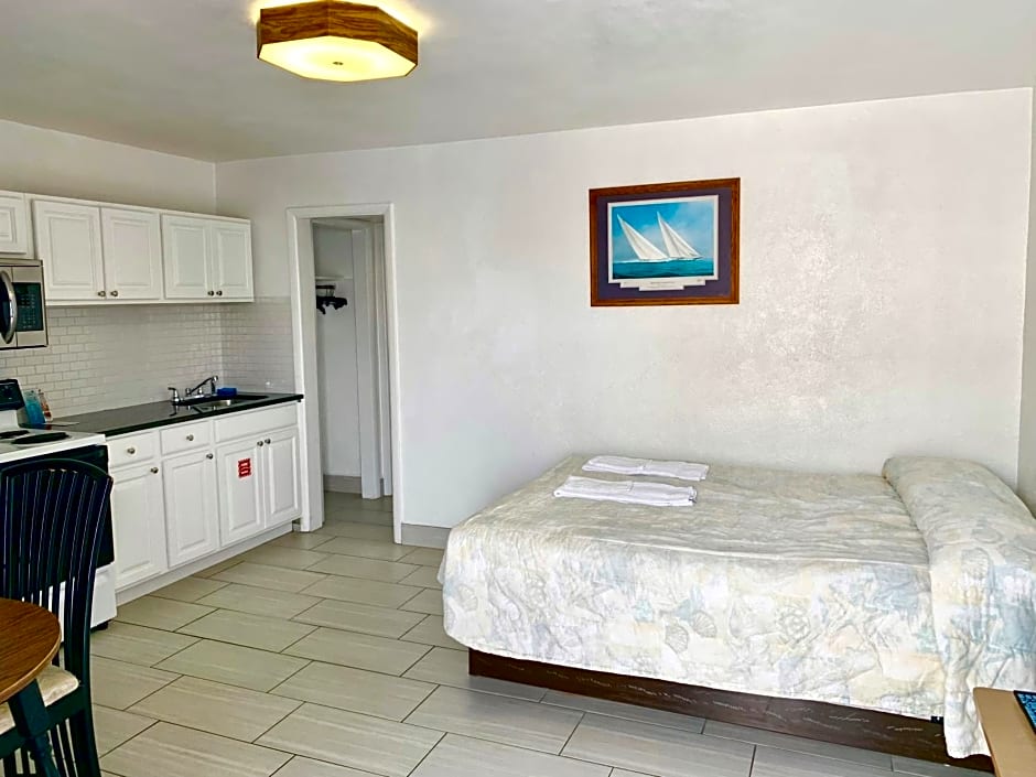White Caps Motel
