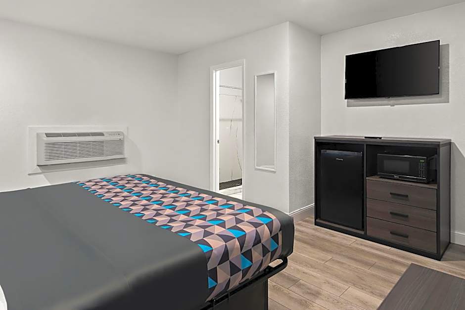 Rodeway Inn Palestine